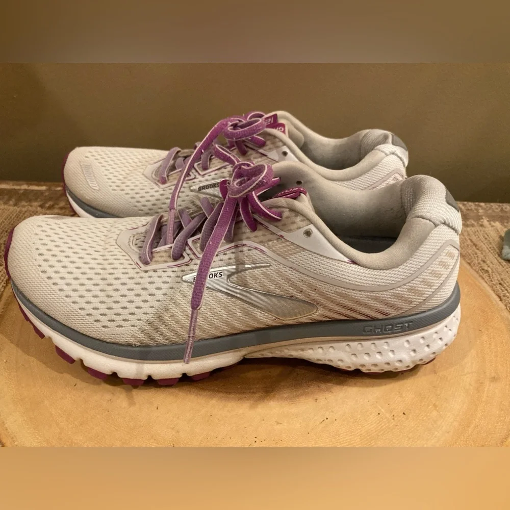Brooks Ghost 12 Women's Size 7.5 Running Walking Running Athletic Sneakers